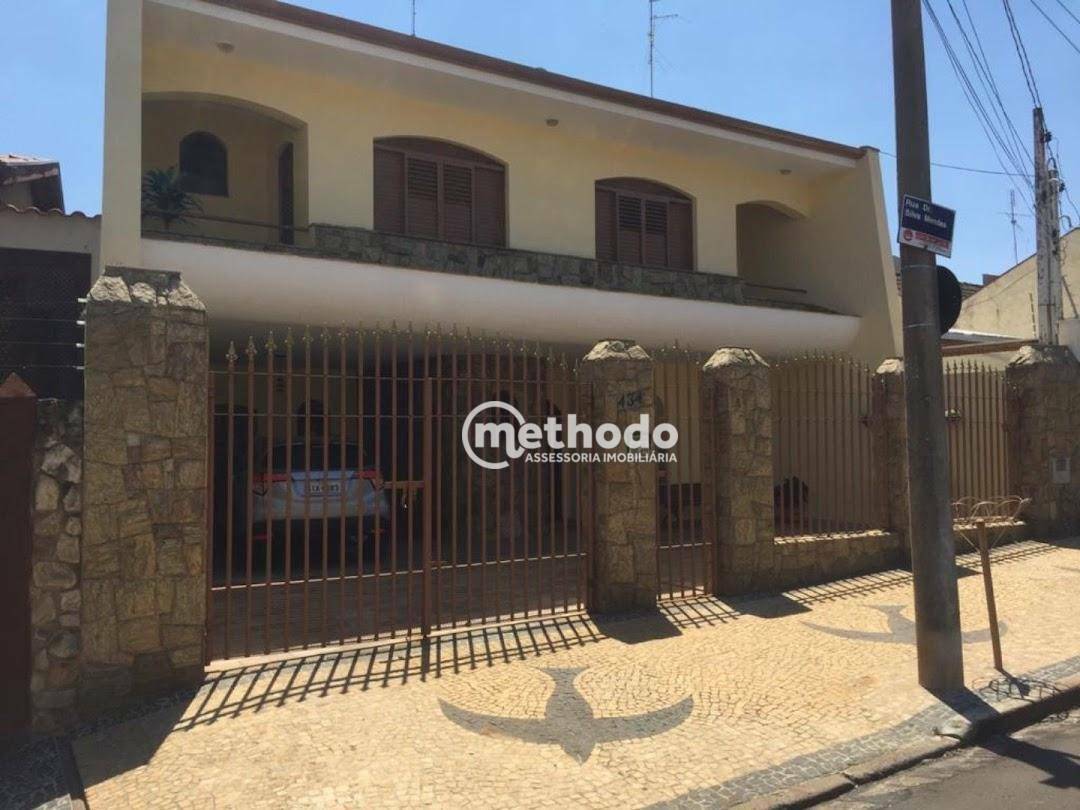 Casa à venda com 4 quartos, 350m² - Foto 1