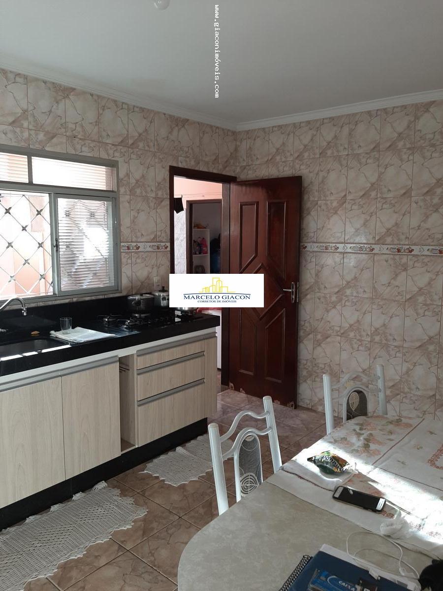 Casa à venda com 3 quartos, 300m² - Foto 7