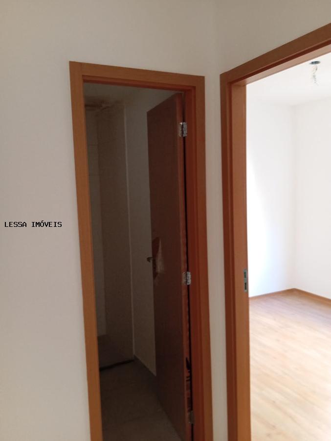 Apartamento para alugar com 2 quartos, 55m² - Foto 2