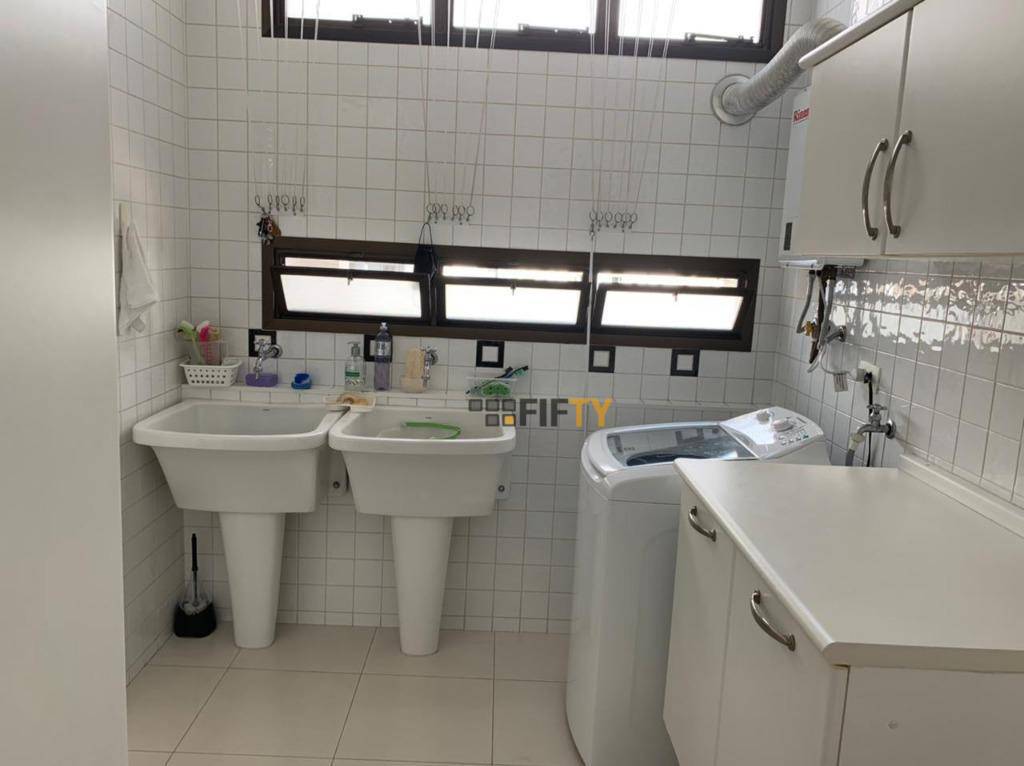 Apartamento à venda com 3 quartos, 212m² - Foto 20