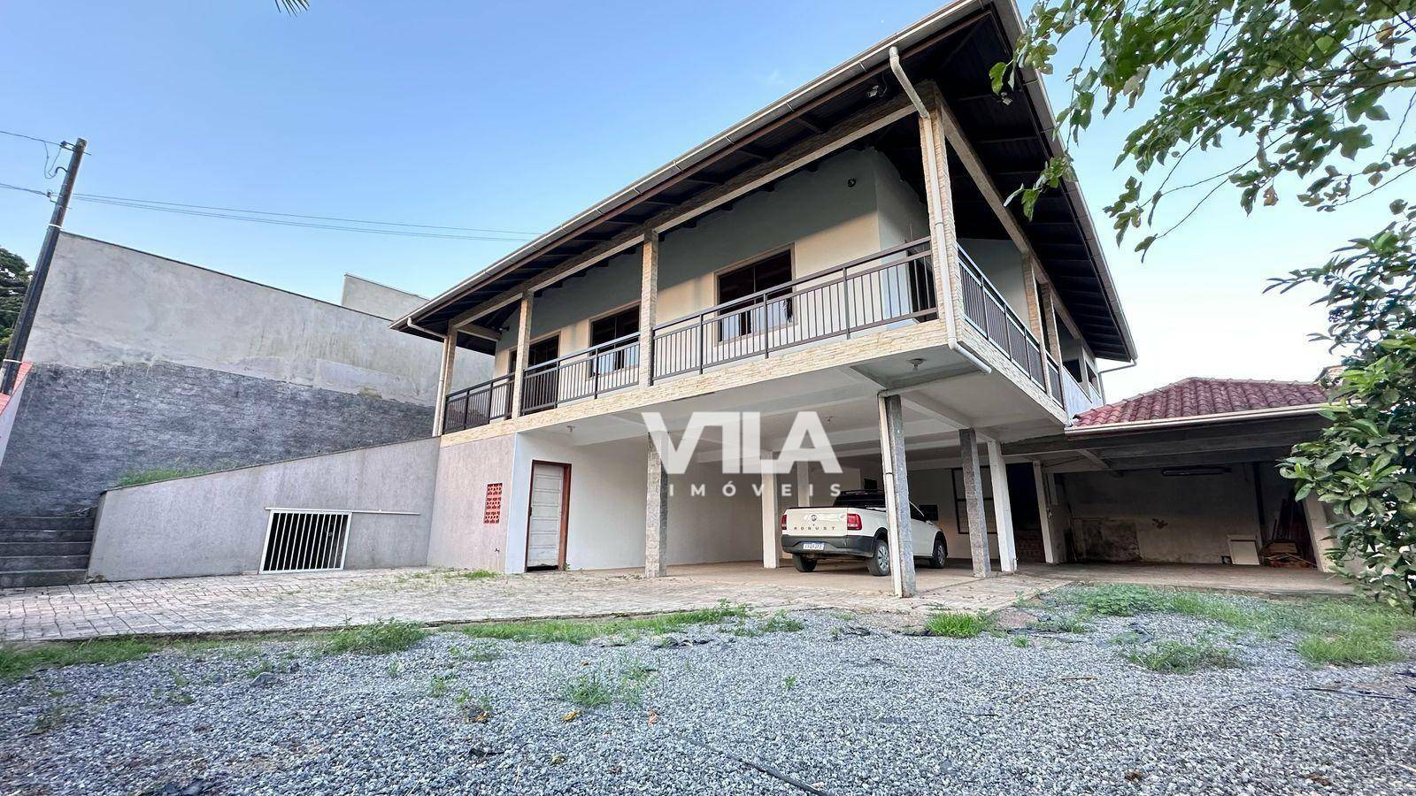 Casa à venda com 3 quartos, 355m² - Foto 1