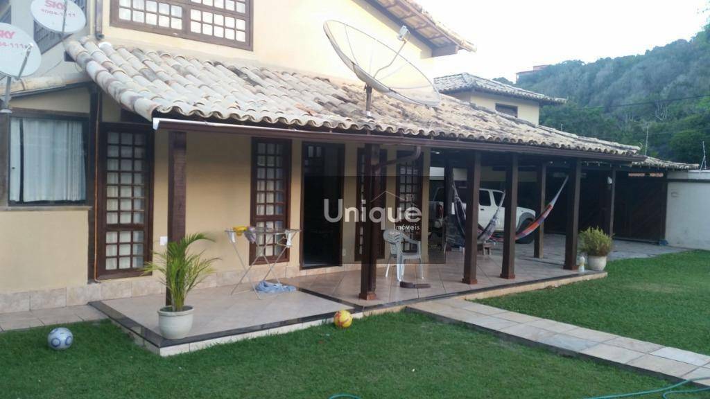 Casa à venda com 4 quartos, 153m² - Foto 1