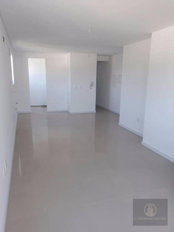 Apartamento à venda com 2 quartos, 80m² - Foto 3