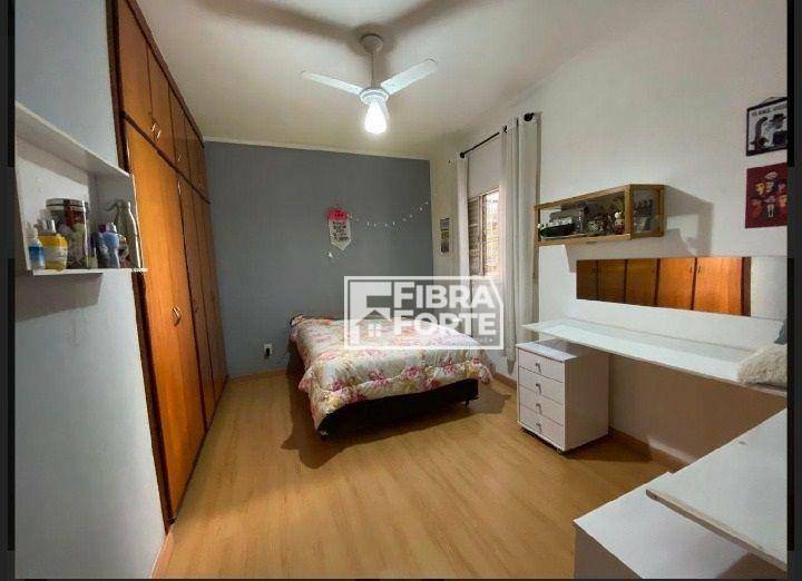 Casa à venda com 3 quartos, 135m² - Foto 11