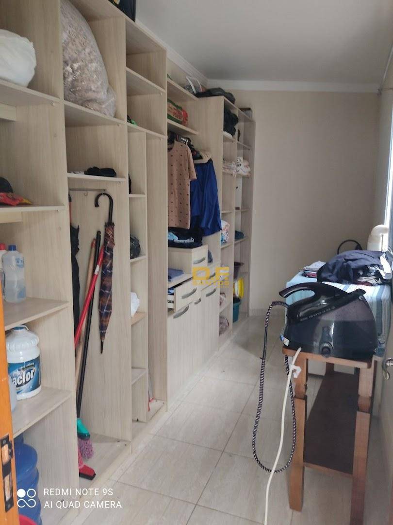 Casa à venda com 5 quartos, 232m² - Foto 6