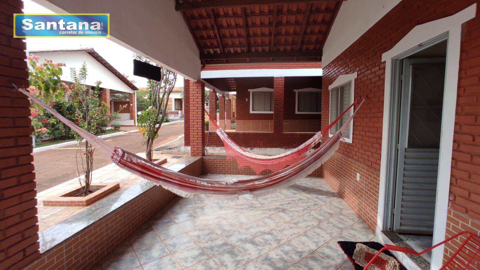 Casa de Condomínio à venda com 3 quartos, 140m² - Foto 2