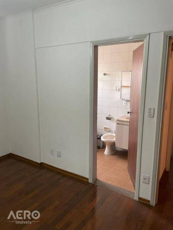 Apartamento à venda com 3 quartos, 107m² - Foto 4