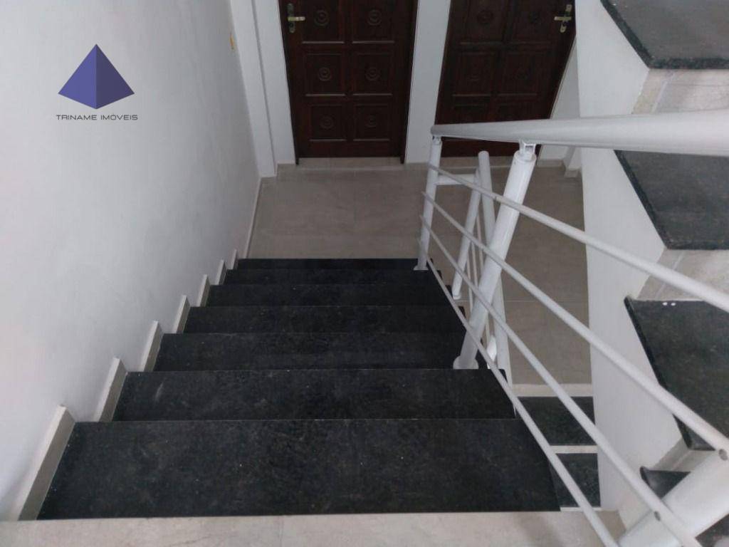 Casa à venda com 2 quartos, 60m² - Foto 25