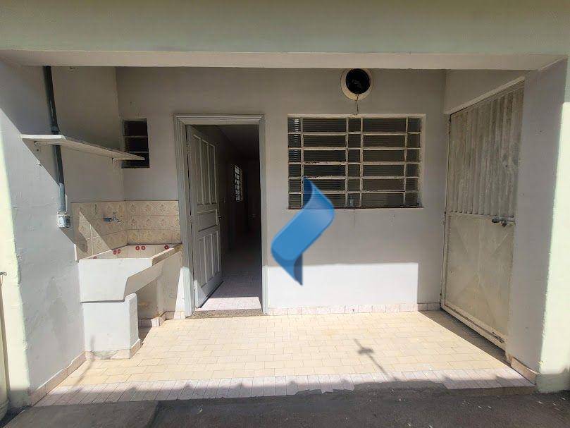 Casa para alugar com 2 quartos, 150m² - Foto 24