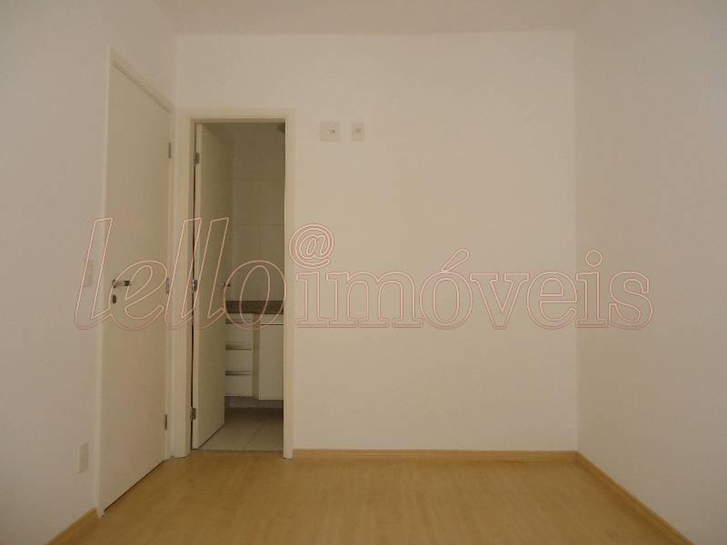 Apartamento para alugar com 3 quartos, 140m² - Foto 12