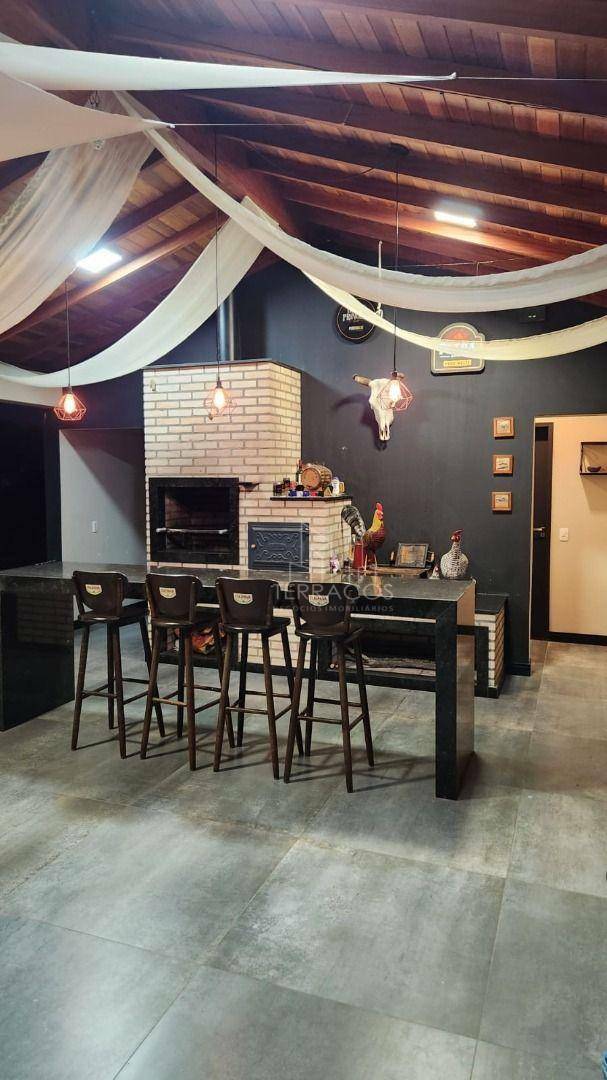 Casa à venda e aluguel com 3 quartos, 250m² - Foto 18
