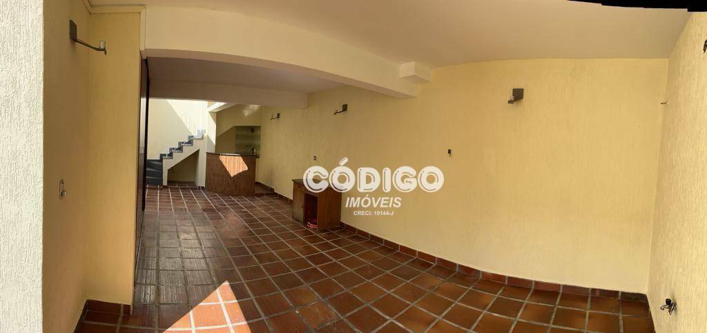 Casa à venda e aluguel com 3 quartos, 235m² - Foto 17