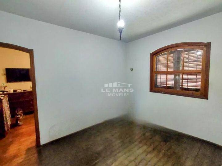 Casa à venda com 3 quartos, 188m² - Foto 11