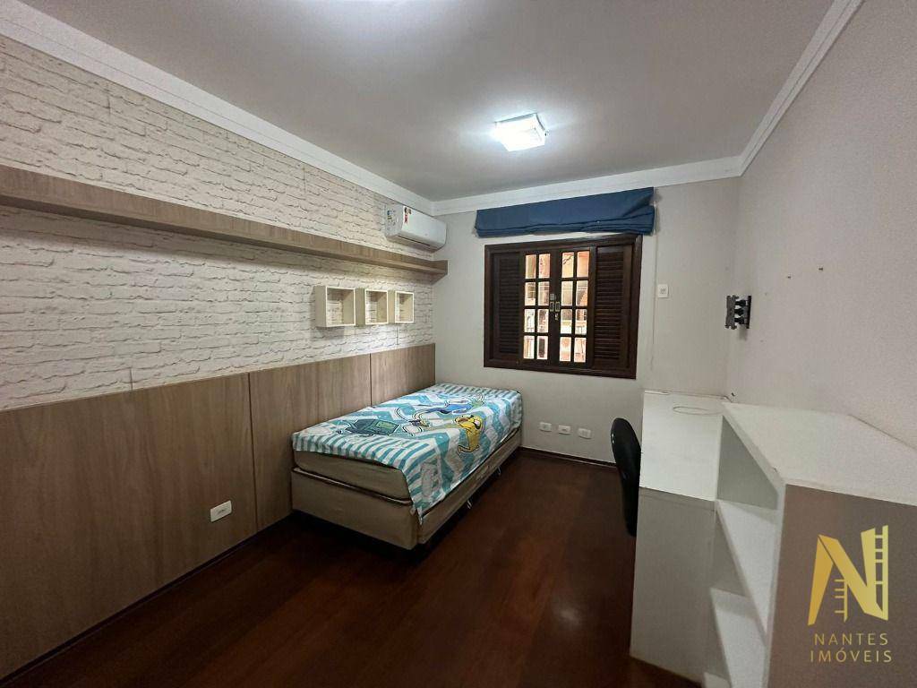 Casa à venda com 3 quartos, 210m² - Foto 17