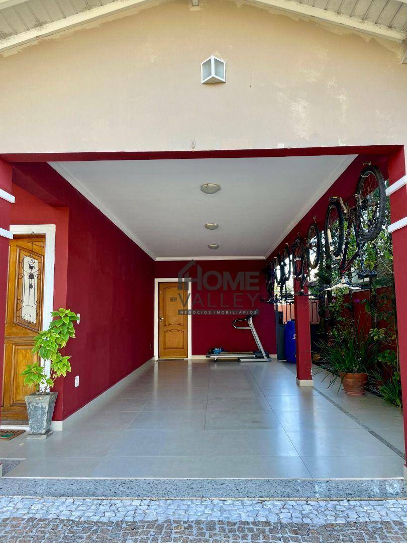 Casa de Condomínio à venda com 4 quartos, 260m² - Foto 4