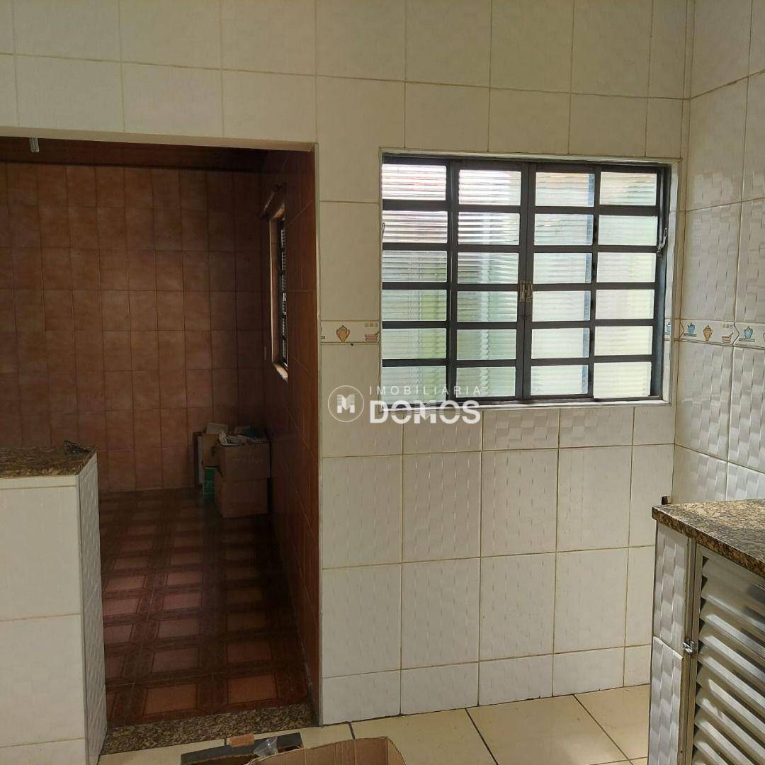 Casa à venda com 4 quartos, 180m² - Foto 30