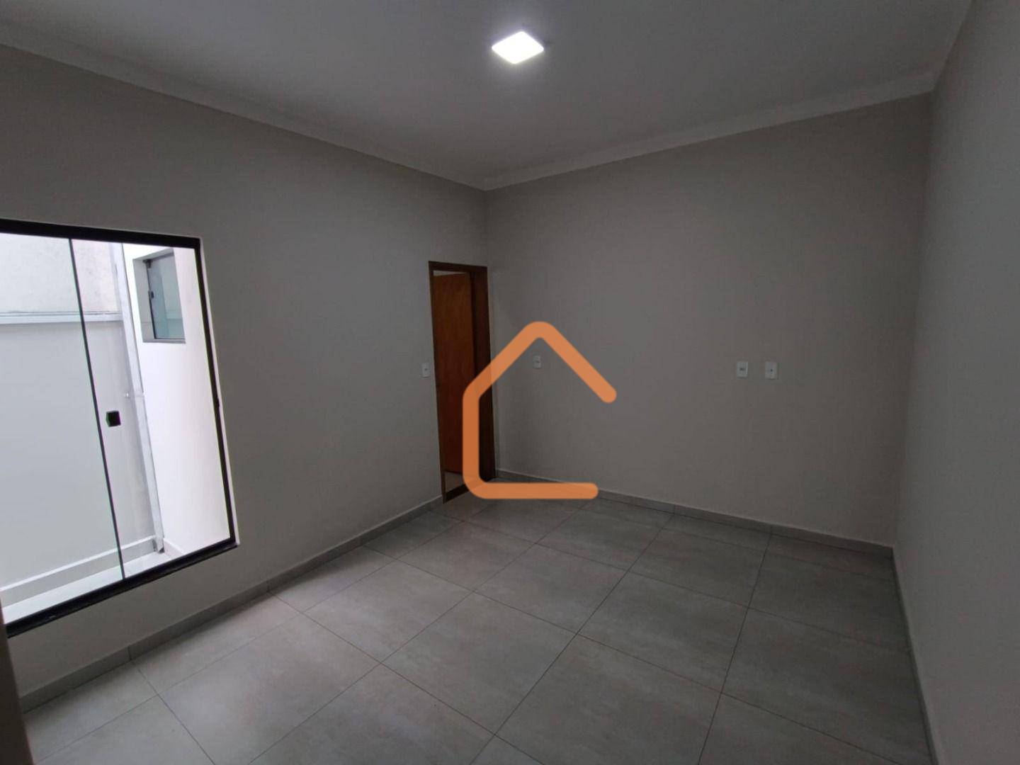 Casa à venda com 2 quartos, 64m² - Foto 9