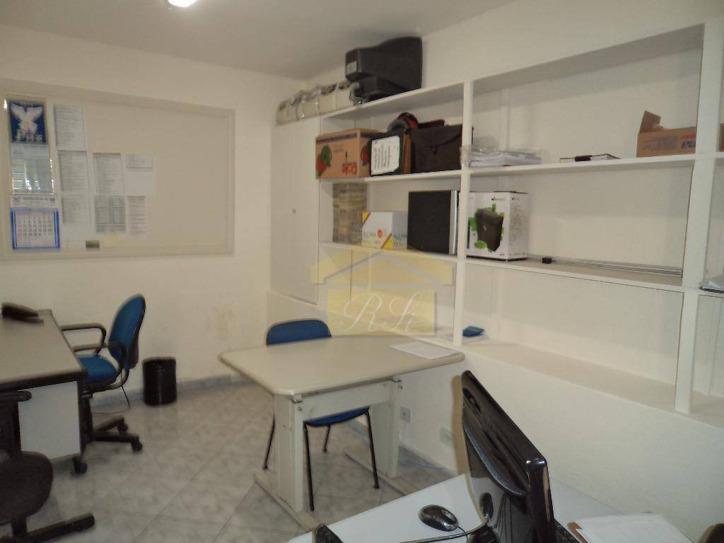 Sobrado à venda com 2 quartos, 200m² - Foto 9