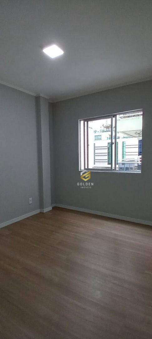 Apartamento à venda com 2 quartos, 75m² - Foto 5