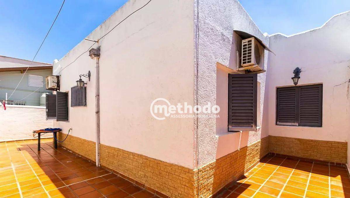 Casa à venda e aluguel com 3 quartos, 150m² - Foto 2