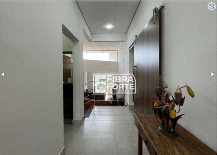 Casa de Condomínio à venda com 3 quartos, 212m² - Foto 3