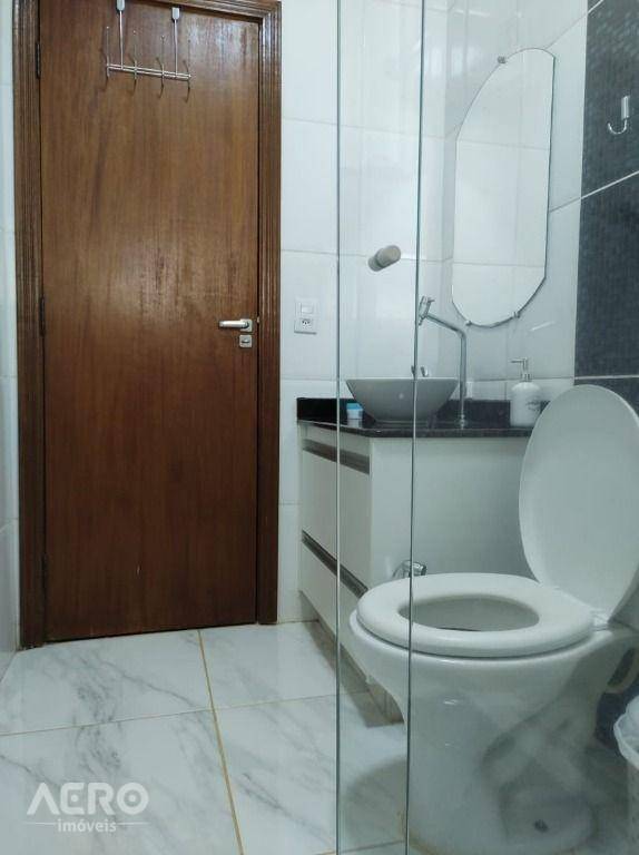 Casa de Condomínio à venda com 3 quartos, 339m² - Foto 10