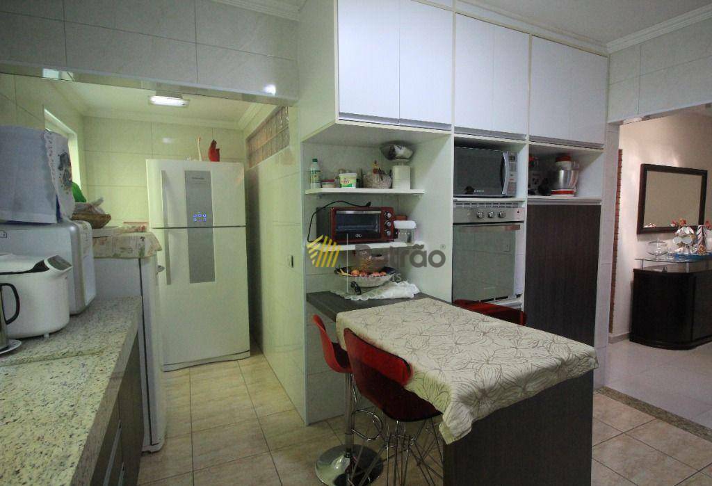 Sobrado à venda com 4 quartos, 259m² - Foto 19