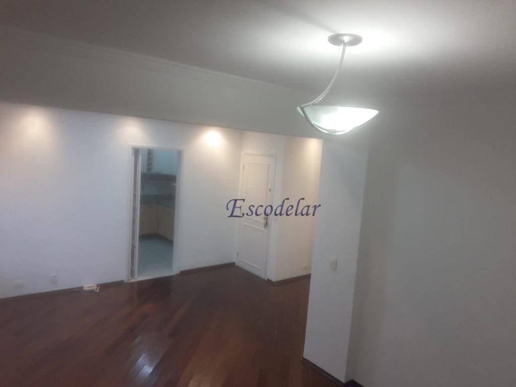 Apartamento à venda com 2 quartos, 70m² - Foto 2