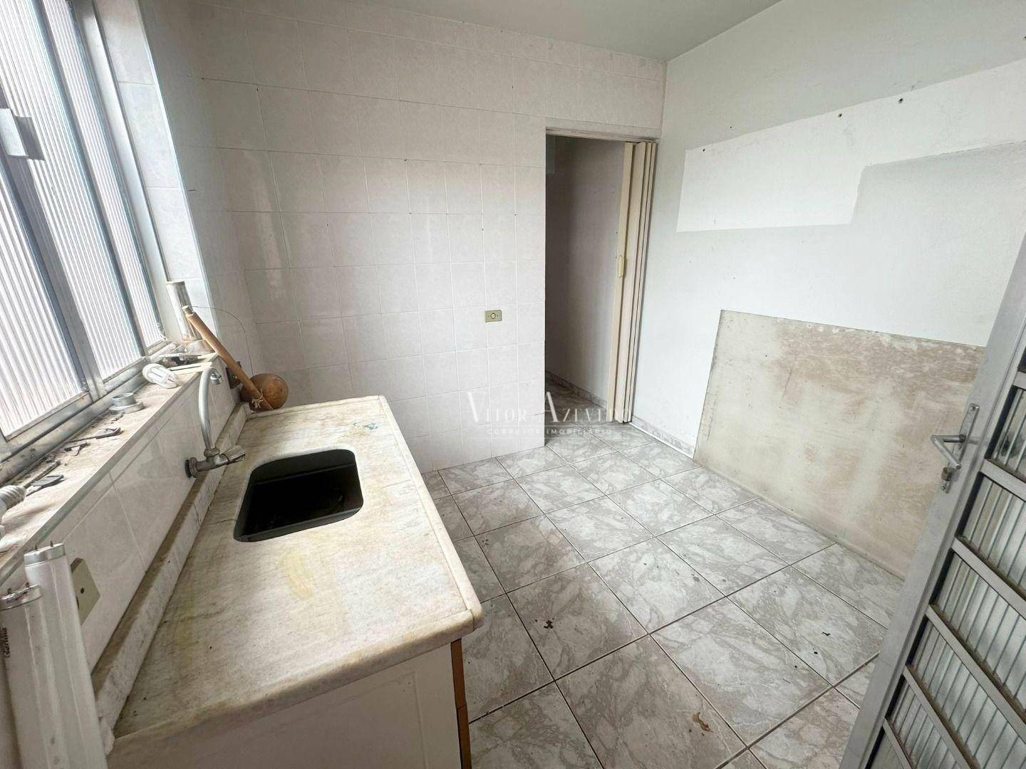 Casa à venda com 4 quartos, 173m² - Foto 13