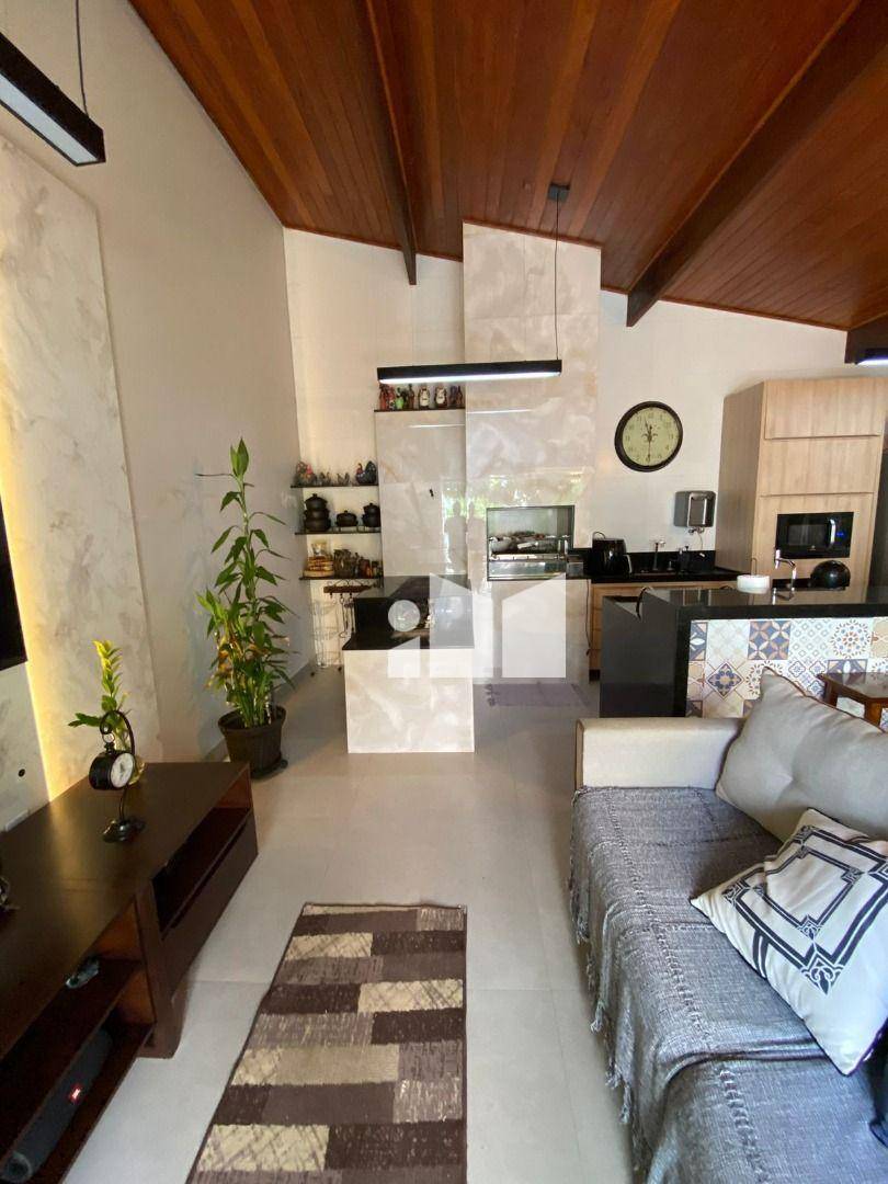 Casa, 3 quartos, 275 m² - Foto 1