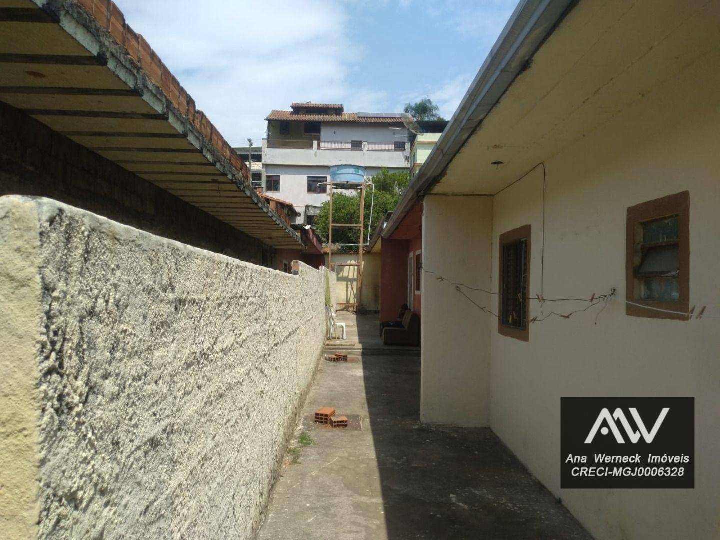 Casa à venda com 6 quartos, 400m² - Foto 3