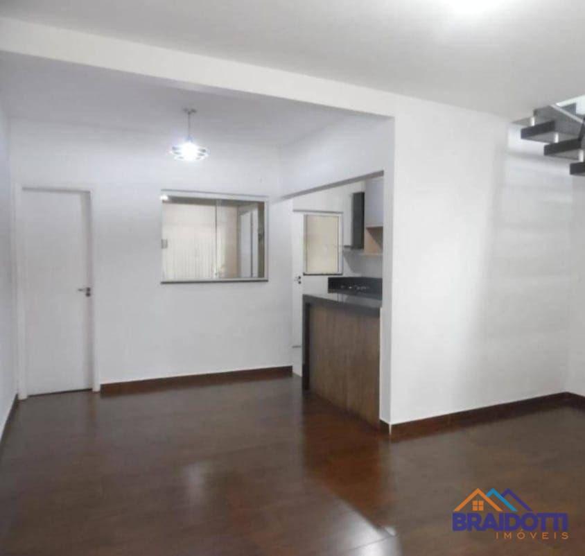 Casa à venda com 3 quartos, 100m² - Foto 3