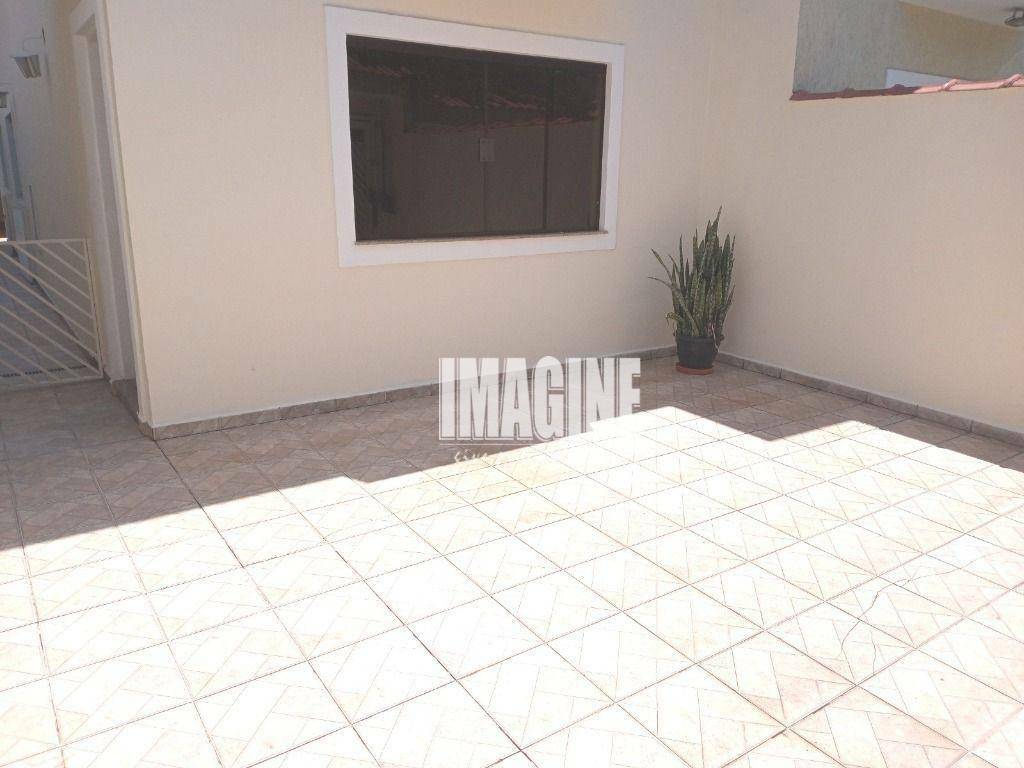 Sobrado à venda com 3 quartos, 130m² - Foto 2