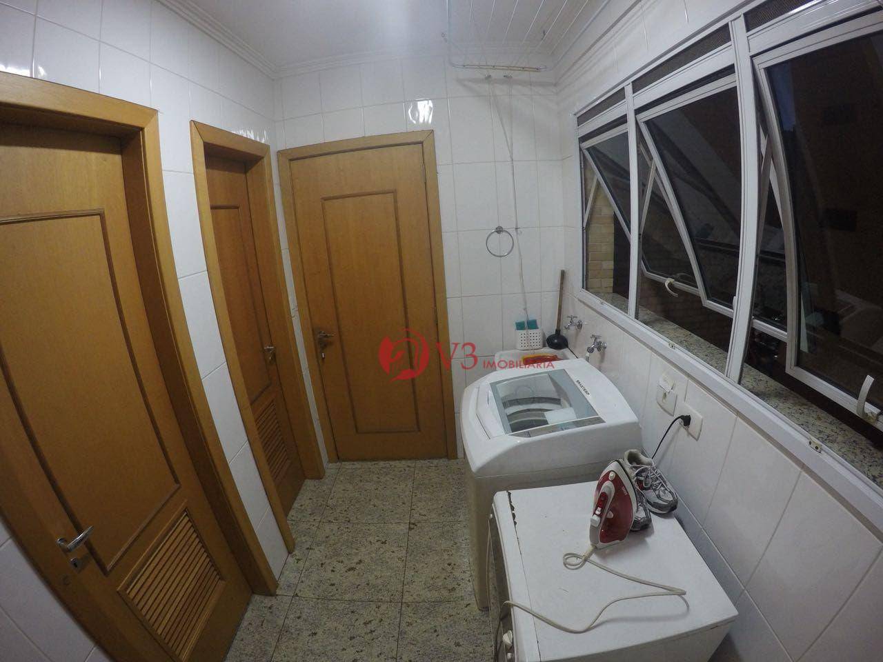 Apartamento à venda com 3 quartos, 150m² - Foto 11