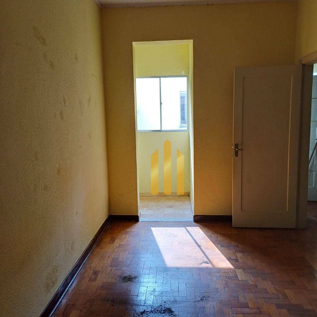 Casa para alugar com 3 quartos, 200m² - Foto 13