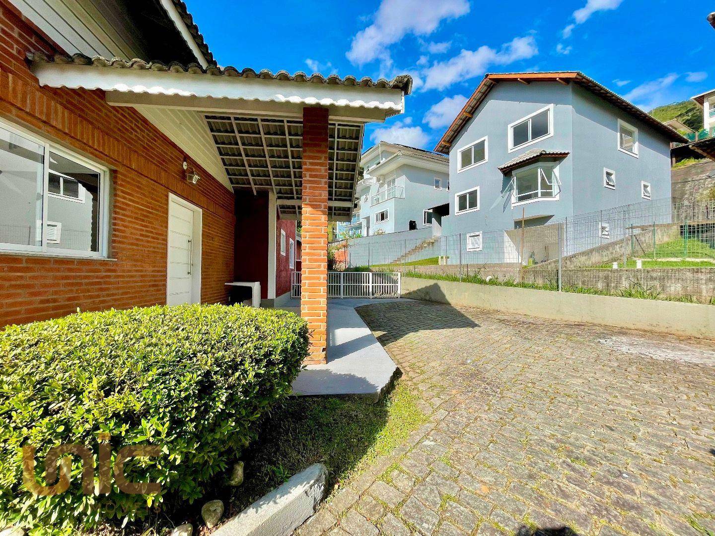 Casa de Condomínio à venda com 4 quartos, 237m² - Foto 32