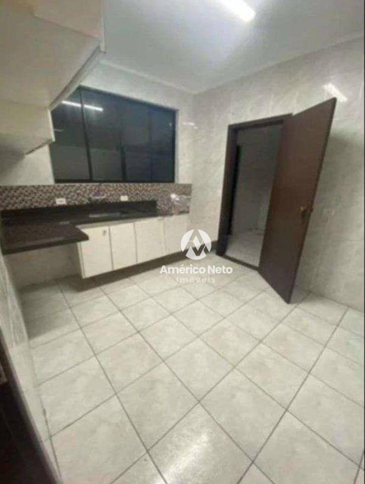 Sobrado para alugar com 2 quartos, 180m² - Foto 10