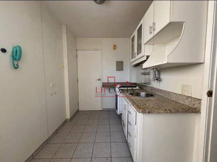 Apartamento à venda com 2 quartos, 70m² - Foto 18