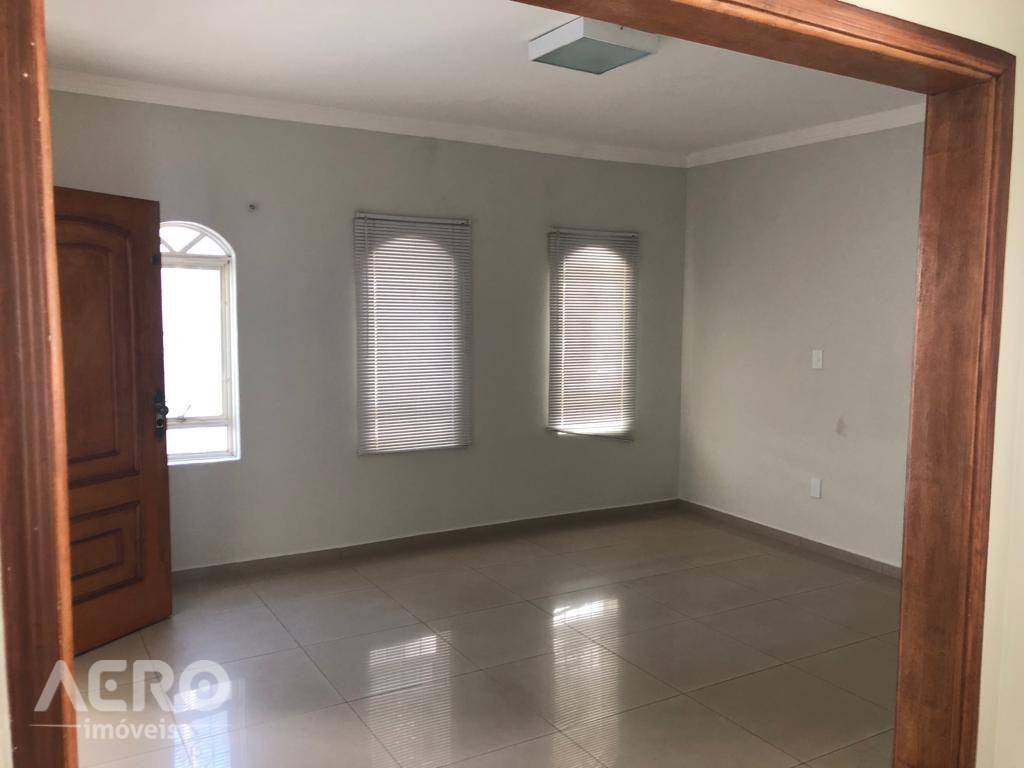 Casa à venda com 3 quartos, 100m² - Foto 5