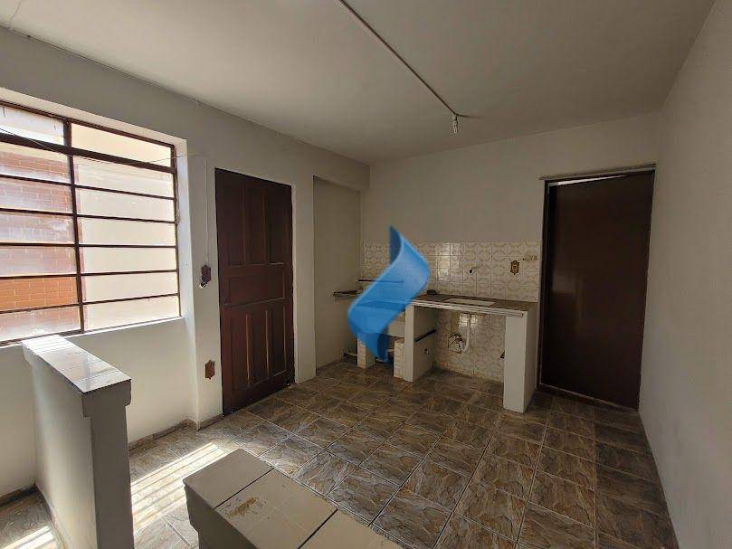 Casa para alugar com 3 quartos, 197m² - Foto 33