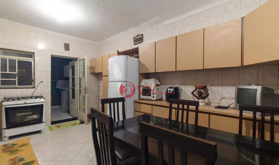 Casa à venda com 3 quartos, 80m² - Foto 1