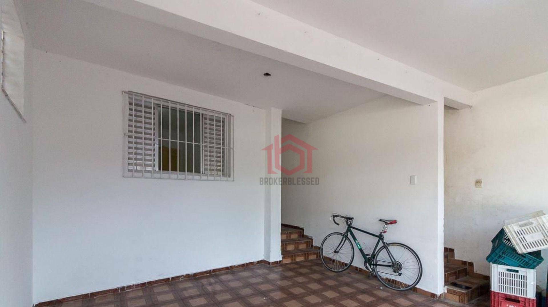 Casa à venda com 6 quartos, 200m² - Foto 2