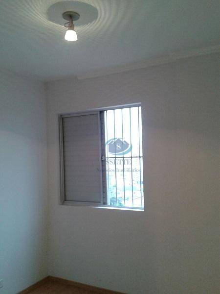 Apartamento à venda com 3 quartos, 68m² - Foto 2