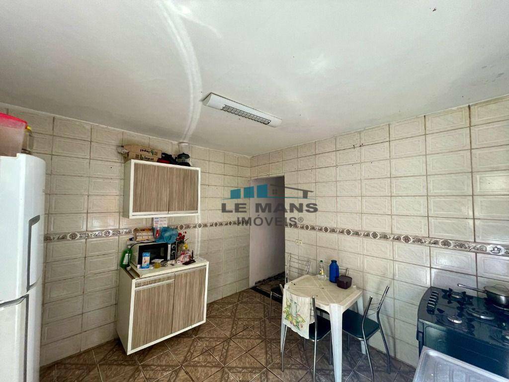 Casa à venda com 3 quartos, 200m² - Foto 5