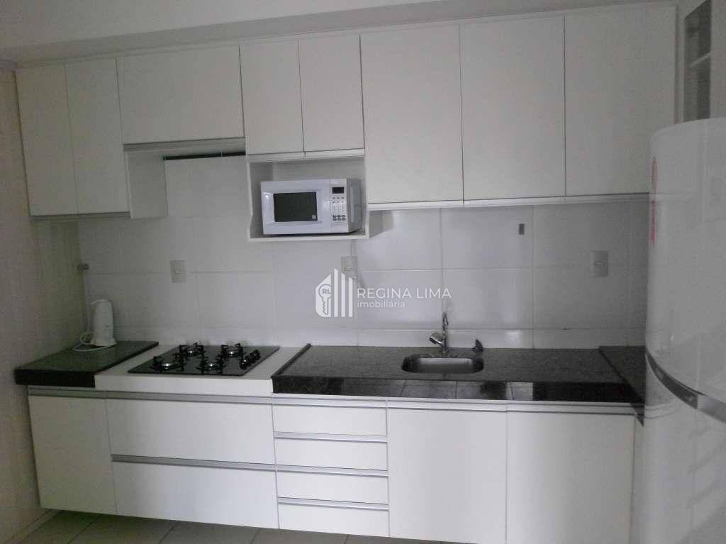 Apartamento à venda com 2 quartos, 77m² - Foto 2