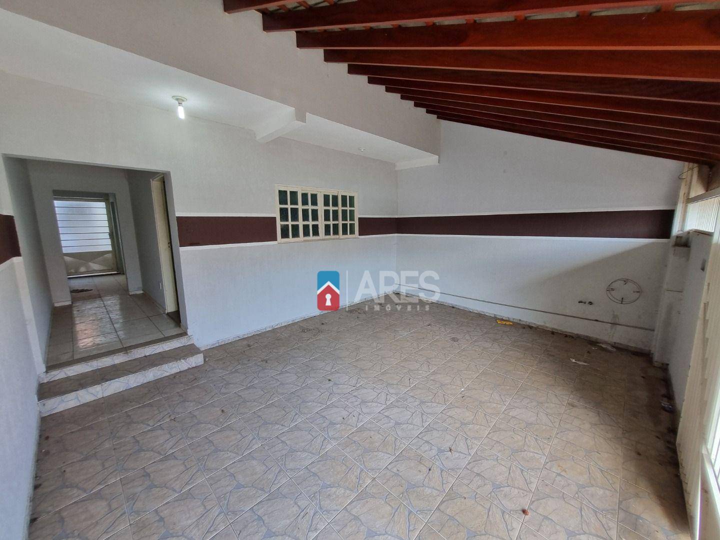 Casa à venda com 2 quartos, 126m² - Foto 1