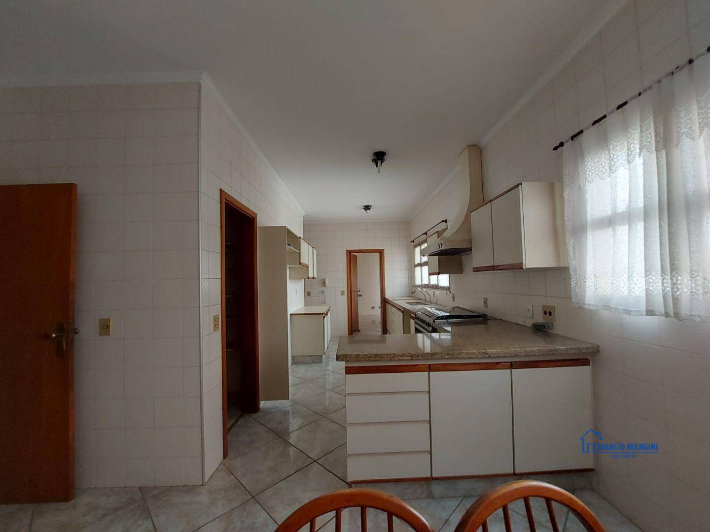 Apartamento à venda com 4 quartos, 310m² - Foto 2