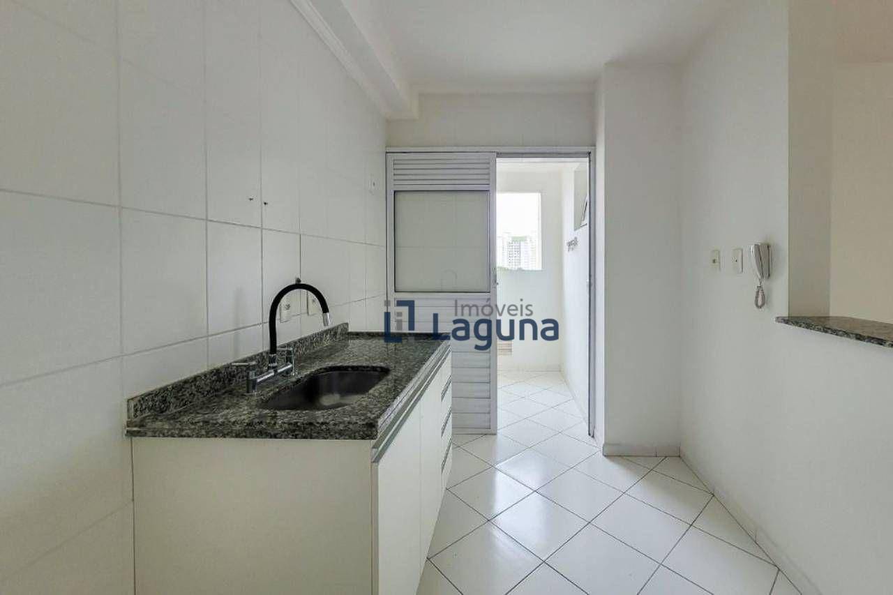 Apartamento para alugar com 3 quartos, 84m² - Foto 7