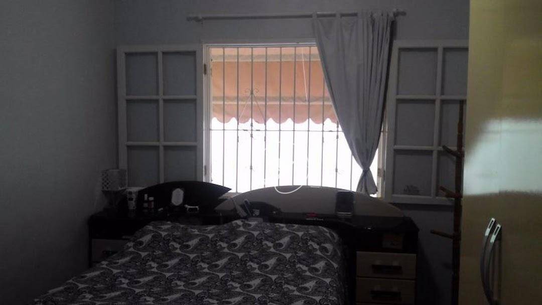 Casa à venda com 4 quartos, 200m² - Foto 26