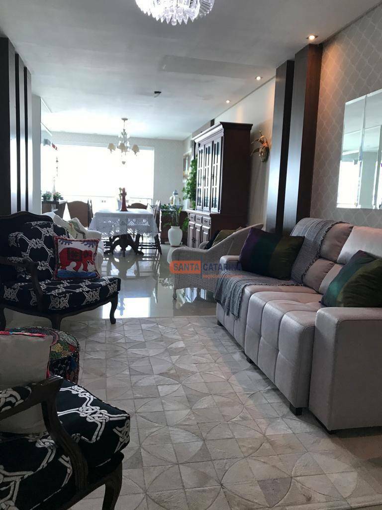 Apartamento à venda com 3 quartos, 119m² - Foto 4